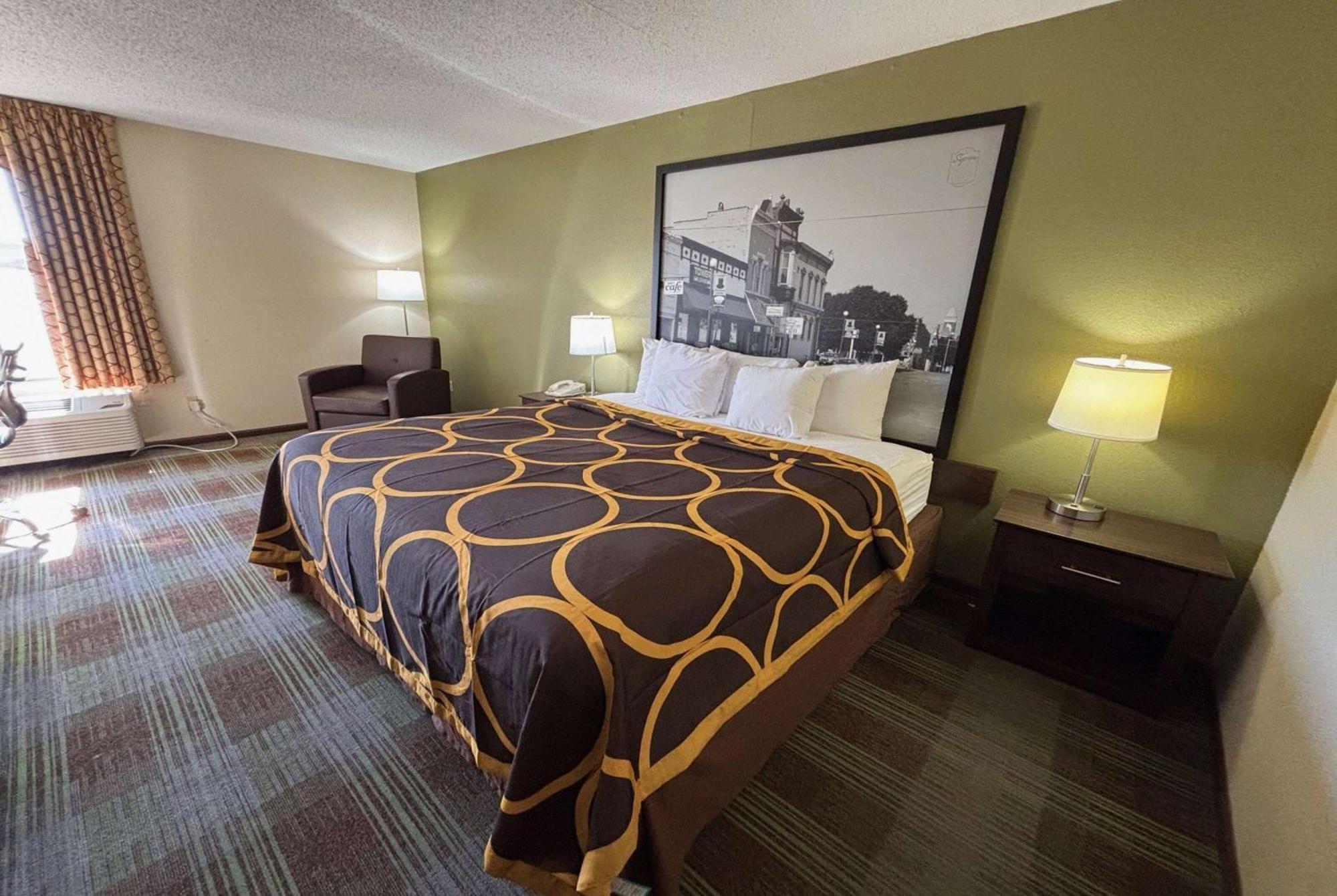 Super 8 By Wyndham Lincoln Hotel Exterior photo